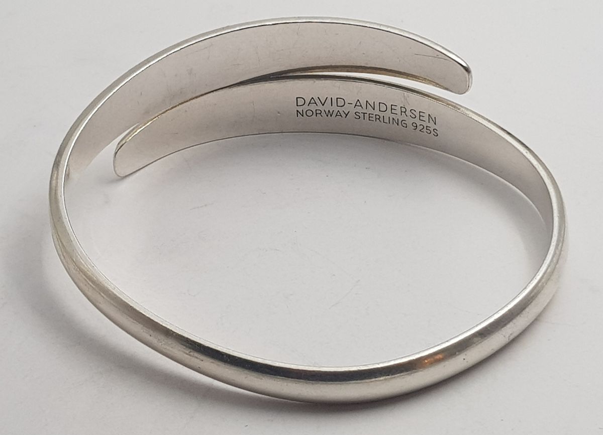 Armring i 925 S i Sagaserien av Bjørn Sigurd Østern for D.A.