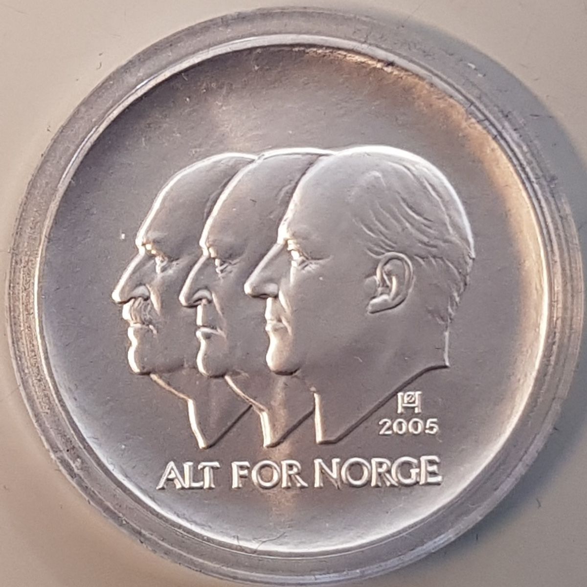 100 kr 2005 - Data (2)