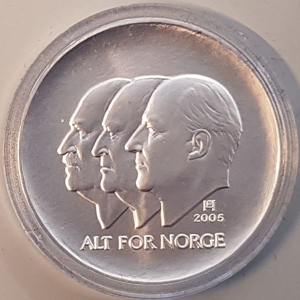 Hovedbilde 100 kr 2005 - Data (2)